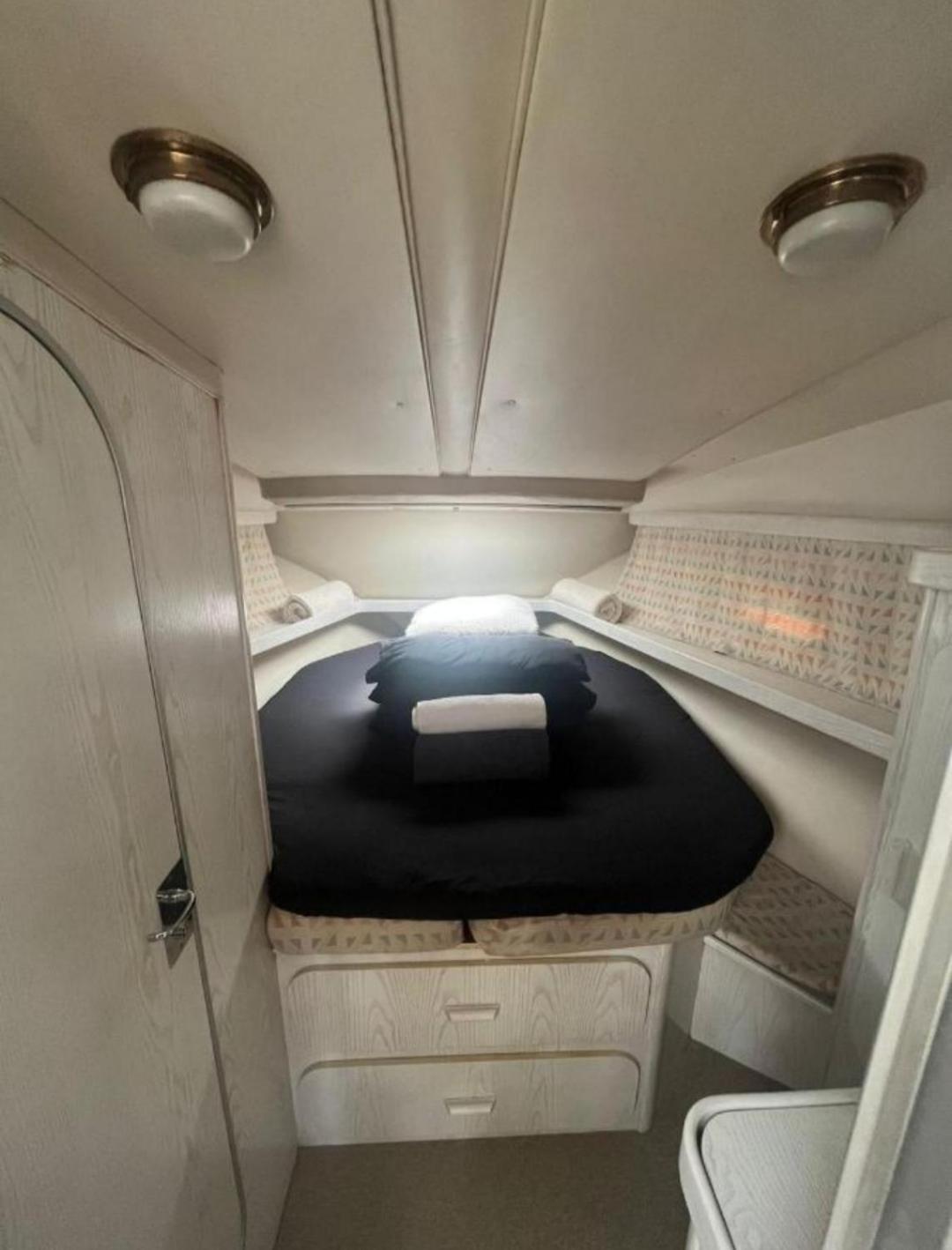 Botel Fantastic Yatch At